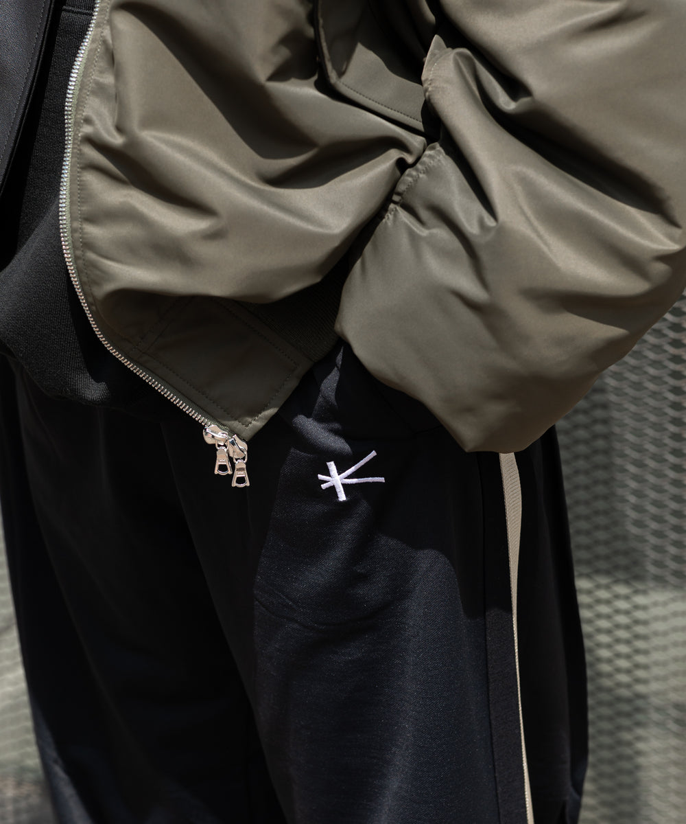 近年 美品 MARK&LONA Kane Twill-Jersey Pants ツイルチノカーブパンツ≪洗濯機で洗える≫ | VICKY（Women）/ビッキー