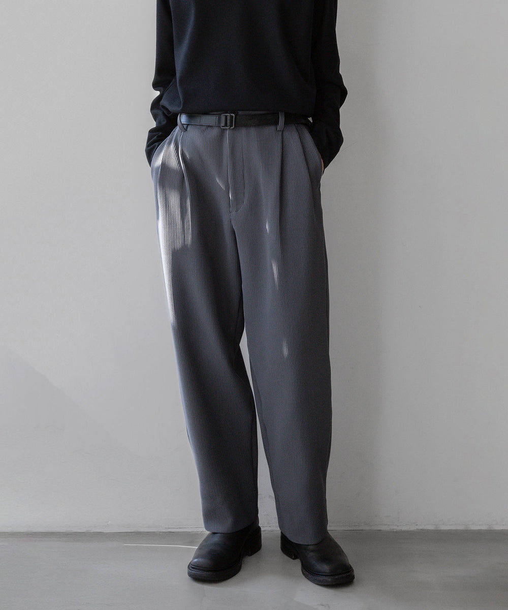 【stein / シュタイン】GRADATION PLEATS TWO TUCK TROUSERS - N.GREY | 公式通販サイト  session(セッション)