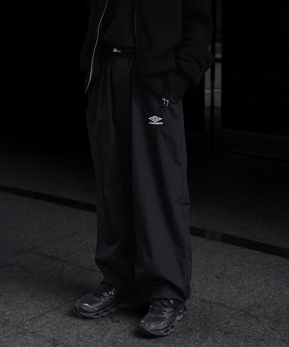 ssstein × UMBRO】CO/NY POPLIN TRACK TROUSERS - BLACK | 公式通販