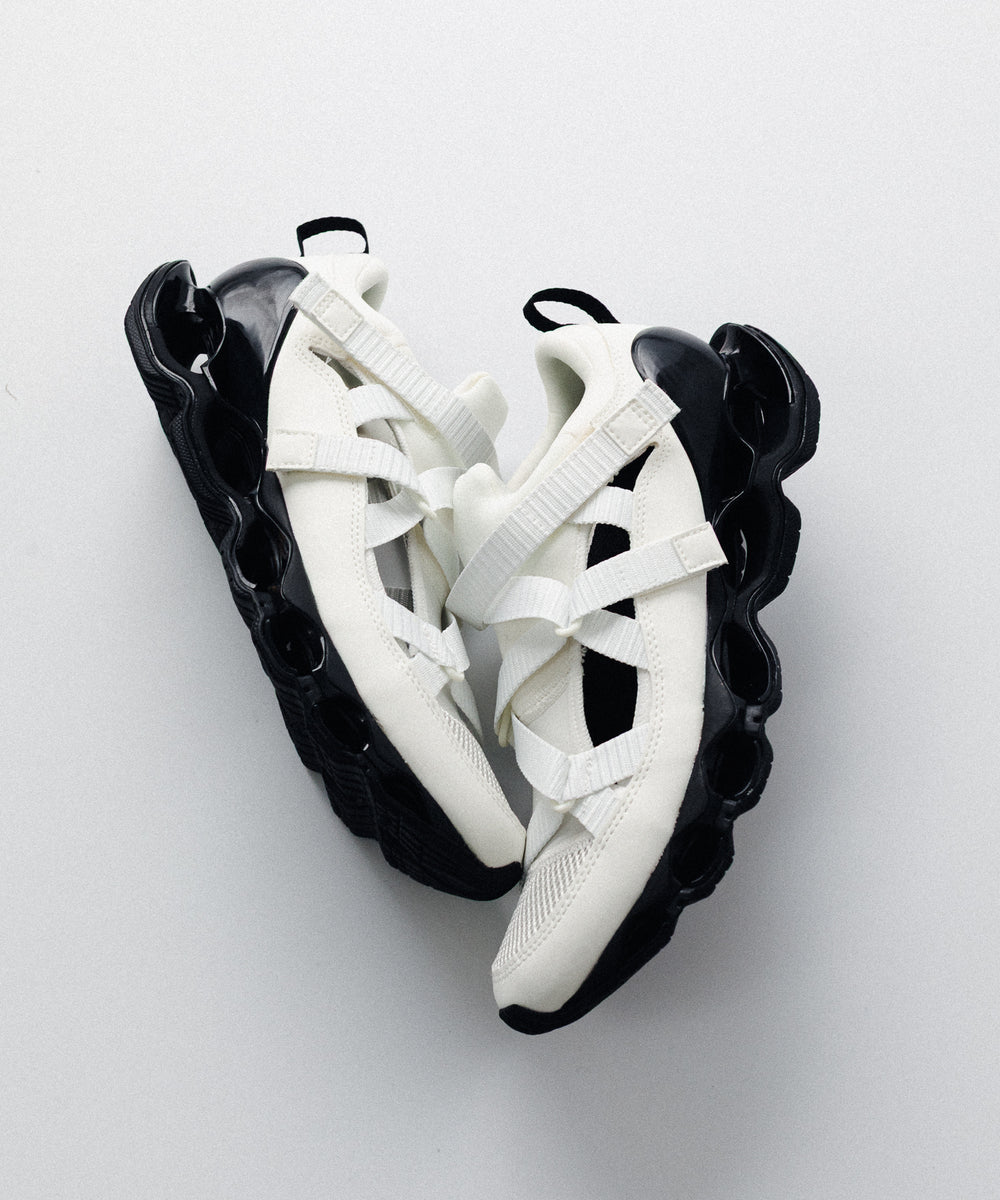 MIZUNO / ミズノ】WAVE PROPHECY STRAP - SNOW WHITE / BLACK | 公式