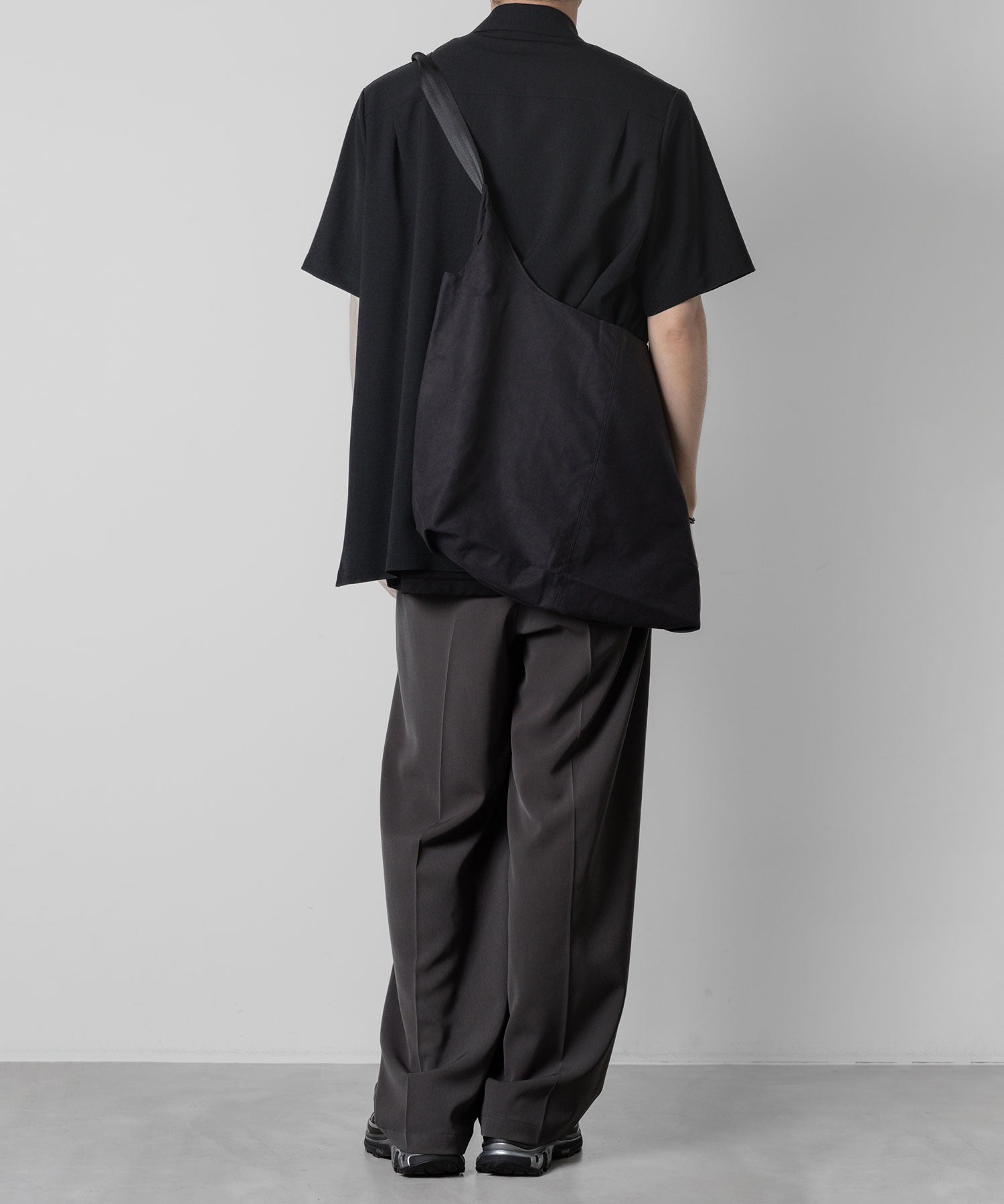 ATTACHMENT アタッチメント LIMITEDのSORIBIA TWILL BELTED WIDE TROUSERS - D.GRAYの公式通販サイトsession福岡セレクトショップ