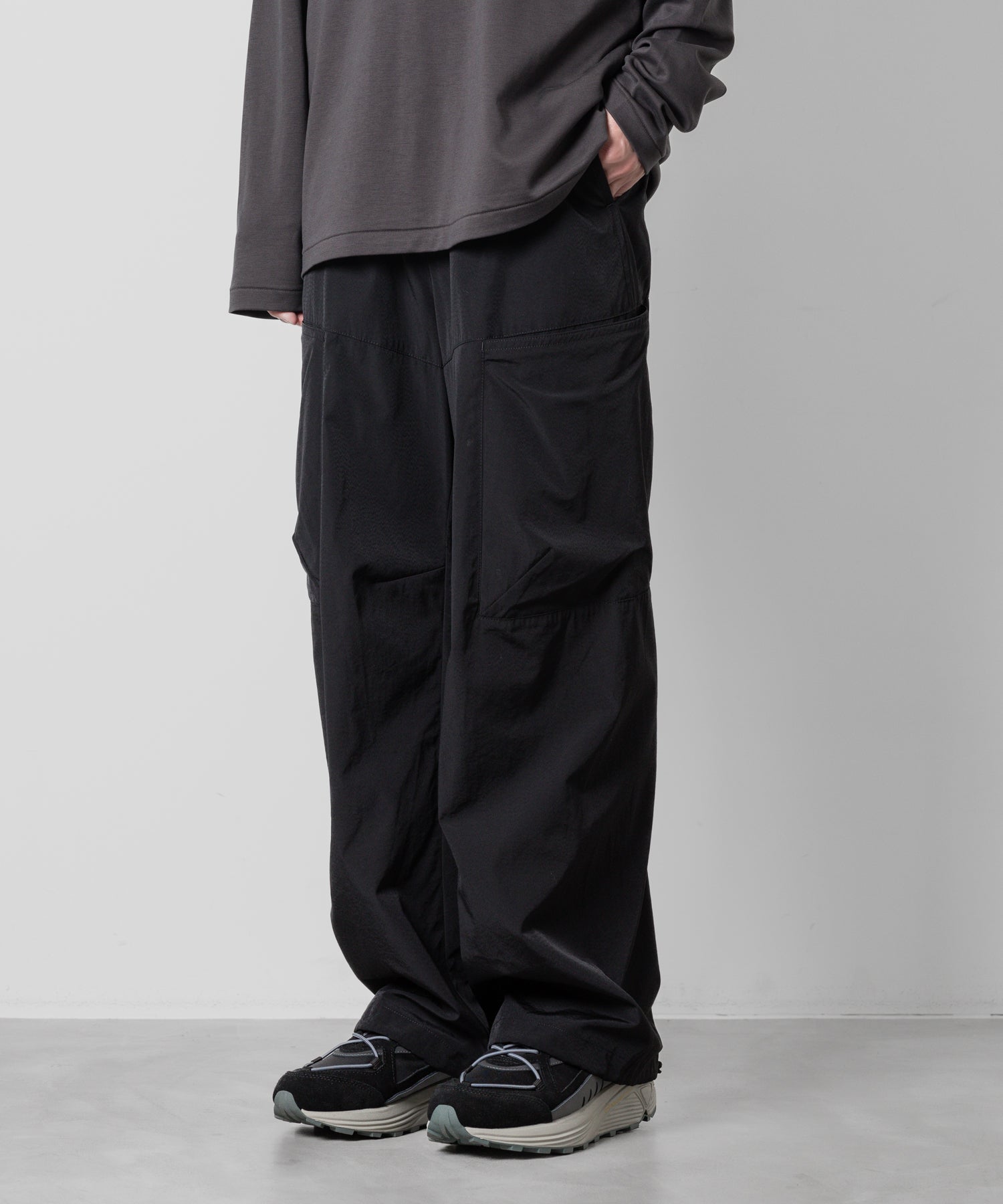 【ATTACHMENT】ATTACHMENT アタッチメントのCO/NY WEATHER CLOTH WIDE CARGO TROUSERS - BLACK  公式通販サイトsession福岡セレクトショップ