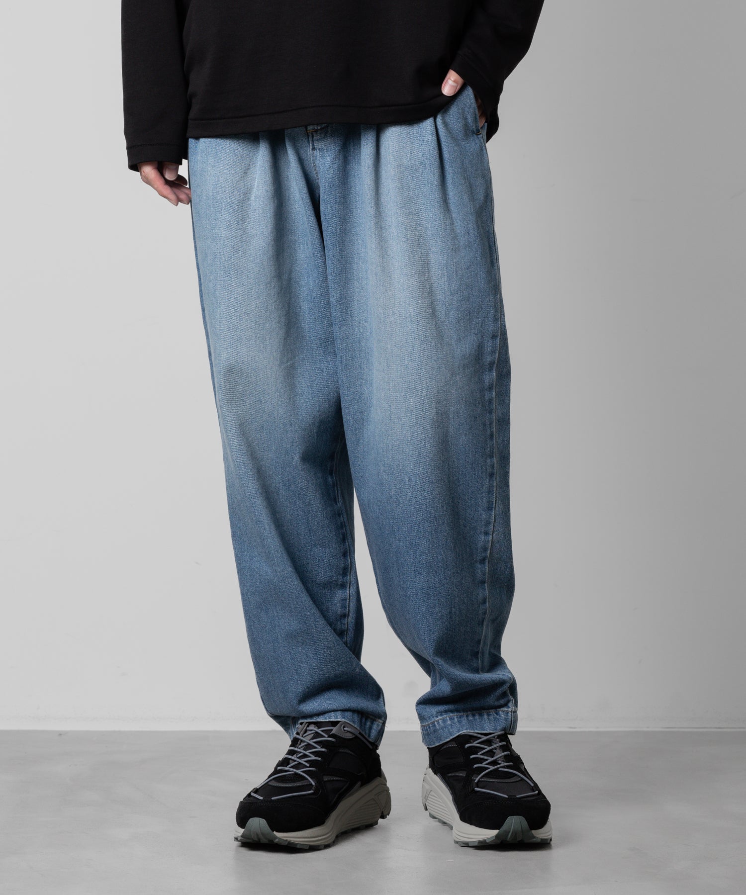 【ATTACHMENT】ATTACHMENT アタッチメントの11oz DENIM BELTED TAPERED FIT TROUSERS - NAVY 公式通販サイトsession福岡セレクトショップ
