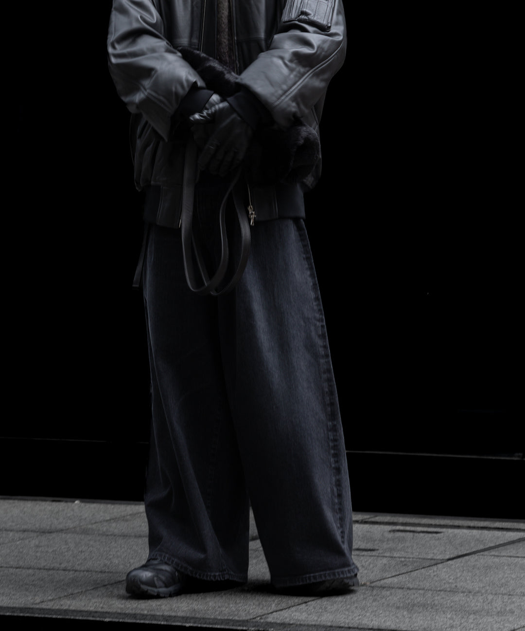 I'm here : | HAIR LEATHER'S PATCH : WIDE DENIM PANTS