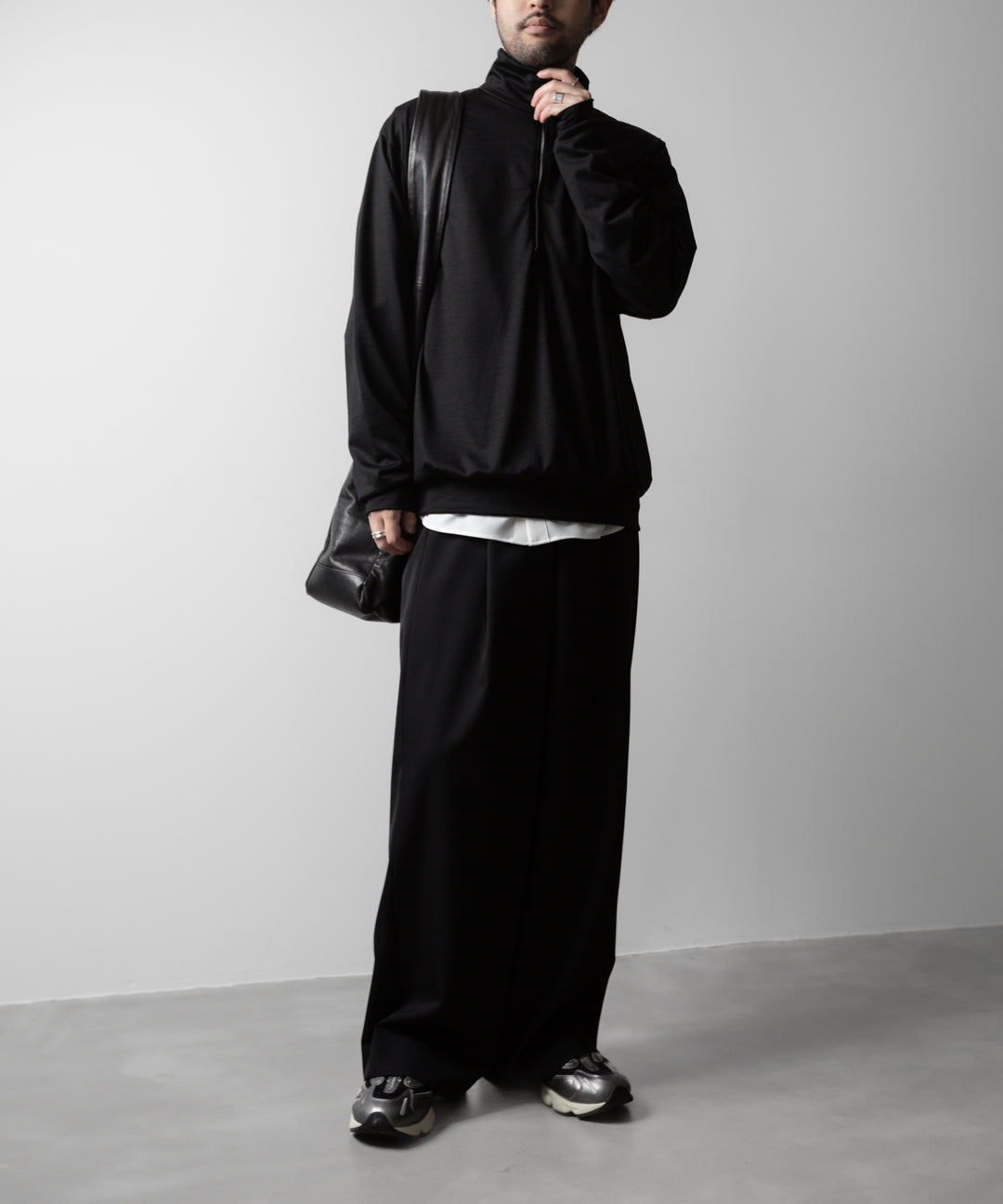INTÉRIM | EXTRA FINE MERINO WOOL JERSEY HIGH NECK HALF ZIP