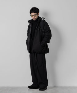 STYLING | INTÉRIMのHI-LOFT WATER PROOF INSULATED JACKETのスタイル