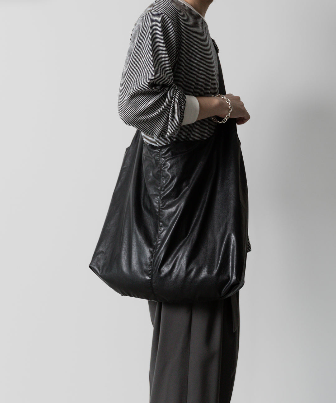 ATTACHMENT | SYNTHETIC SHOULDER SHOPPING BAG