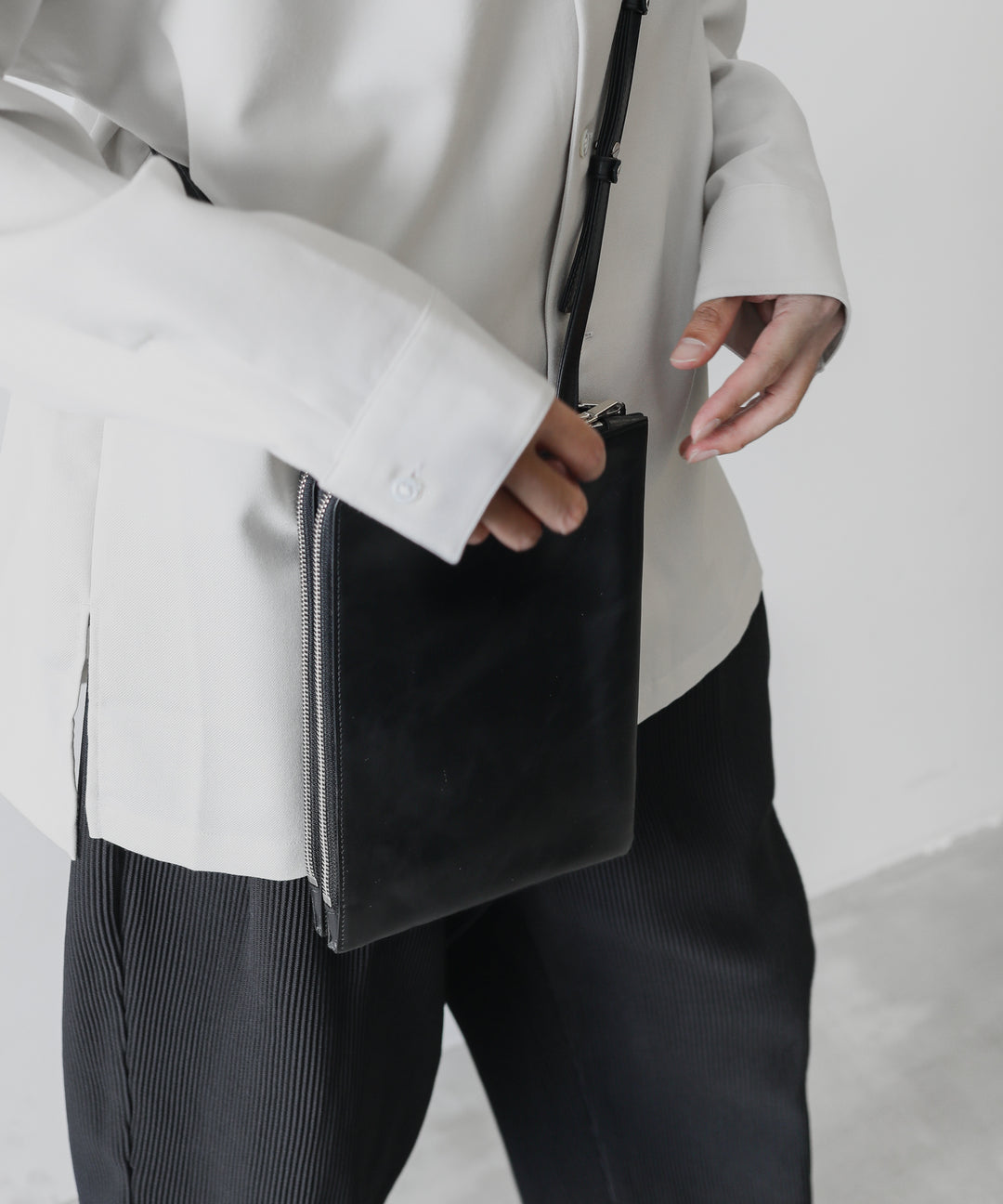 SHOULDER CLUTCH BAG
