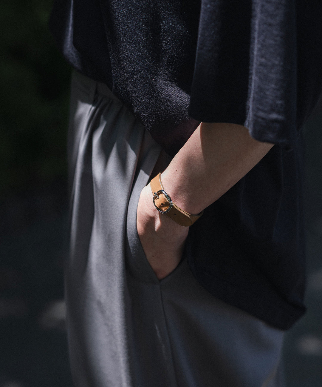ATTACHMENT アタッチメントのCOW LEATHER BRACELET - BEIGEの公式通販サイトsession福岡セレクトショップ