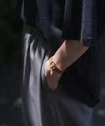 画像をギャラリービューアに読み込む, ATTACHMENT アタッチメントのCOW LEATHER BRACELET - BEIGEの公式通販サイトsession福岡セレクトショップ
