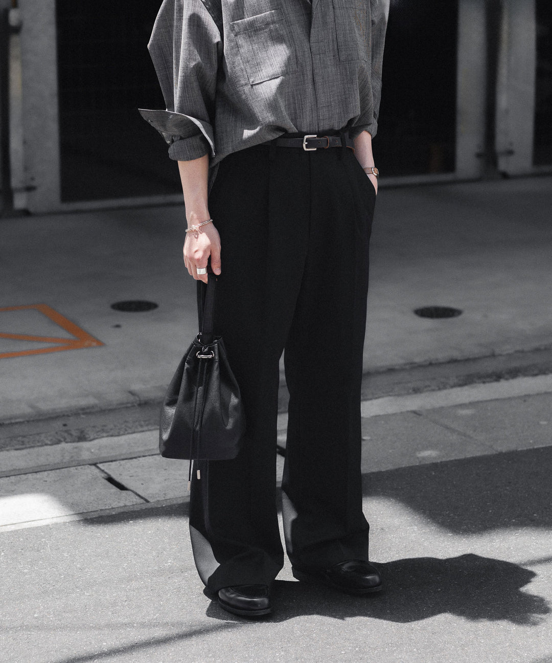 ATTACHMENT / EXCLUSIVE ITEMアタッチメントのSYNTHETIC LEATHER SMALL BUCKET BAG - BLACKの公式通販サイトsession福岡セレクトショップ