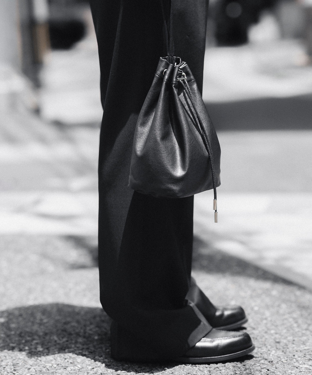 ATTACHMENT / EXCLUSIVE ITEMアタッチメントのSYNTHETIC LEATHER SMALL BUCKET BAG - BLACKの公式通販サイトsession福岡セレクトショップ