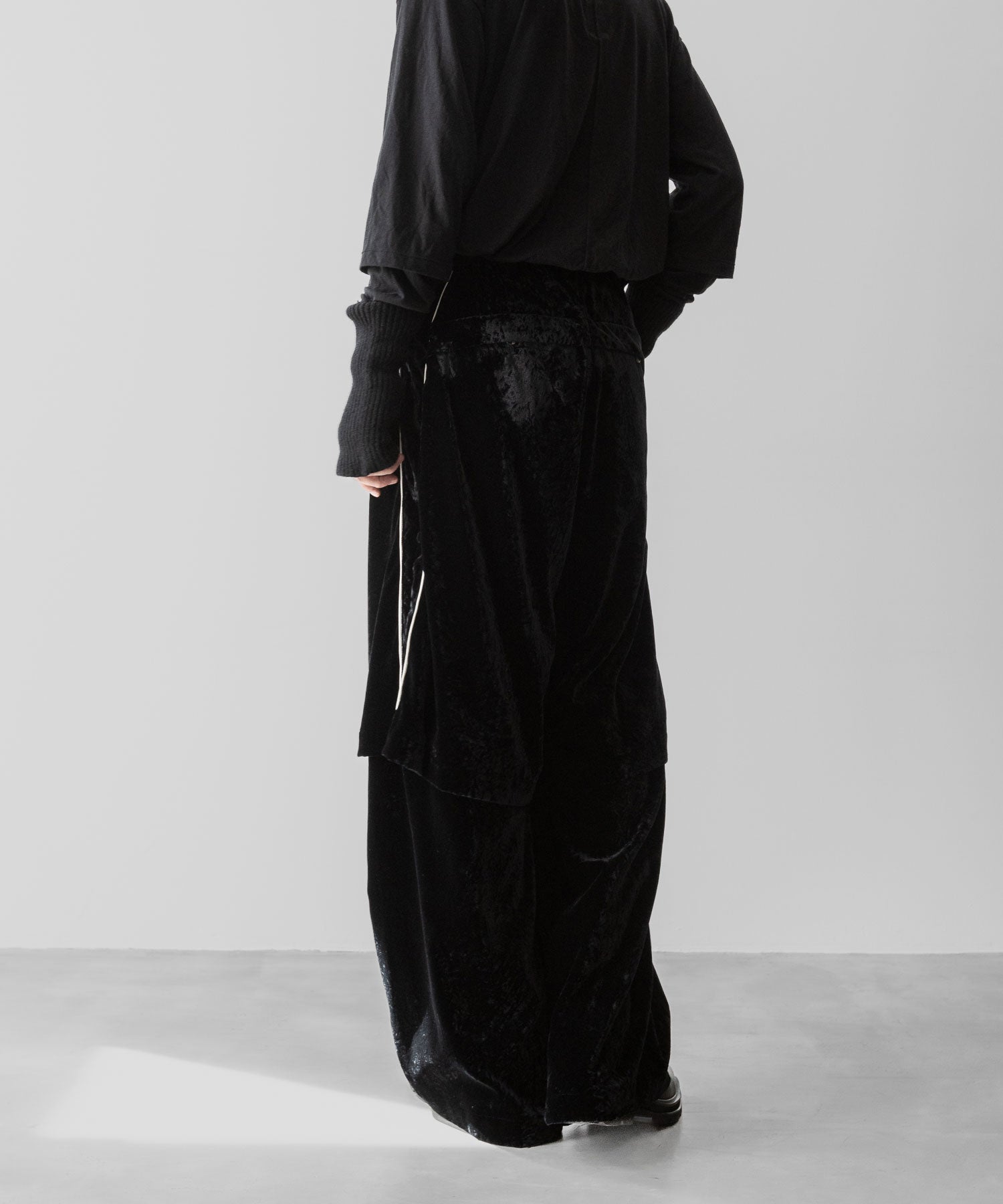 【SUBLATIONS】VELVET TRANSFORM EASY TRACK PANTS - BLACK