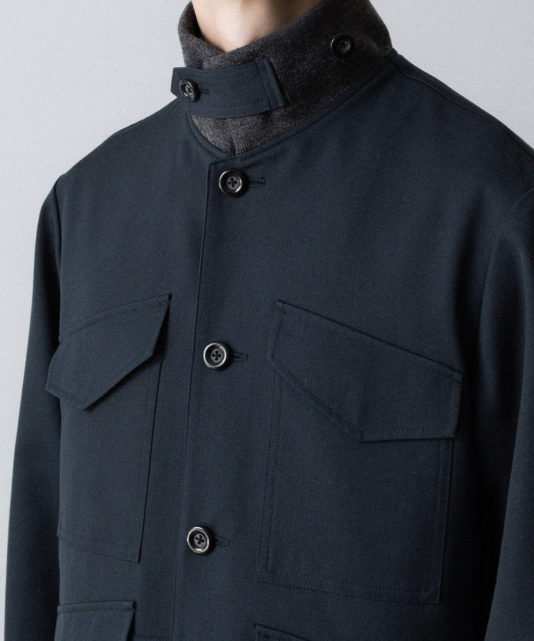 UJOH - ウジョーのRIB COLLAR 4 POCKETS BLOUSONのGRAYISH NAVY公式通販サイトsession福岡セレクトショップ