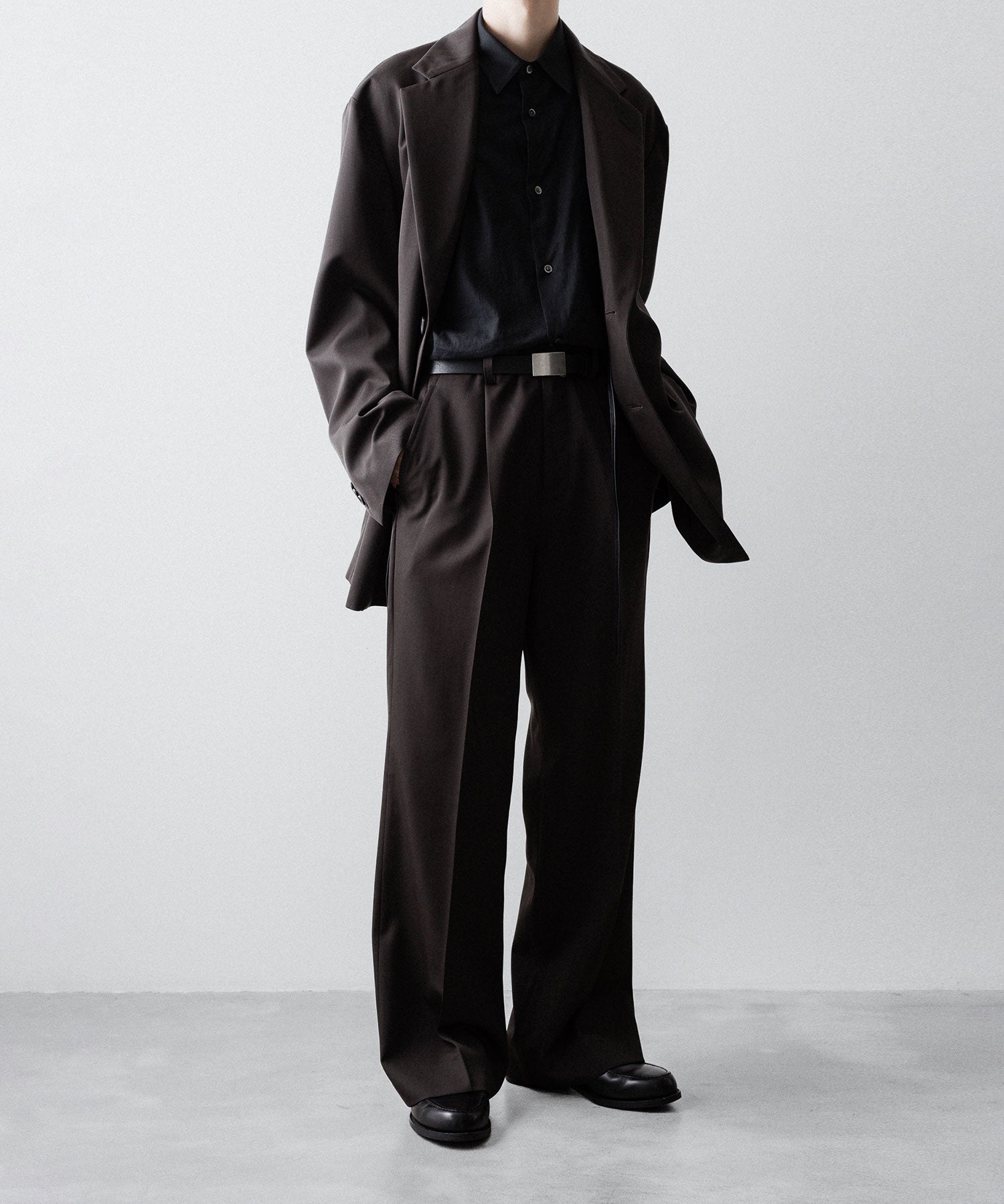 ssstein / シュタイン】FLARE TROUSERS - GREY KHAKI | 公式通販サイト