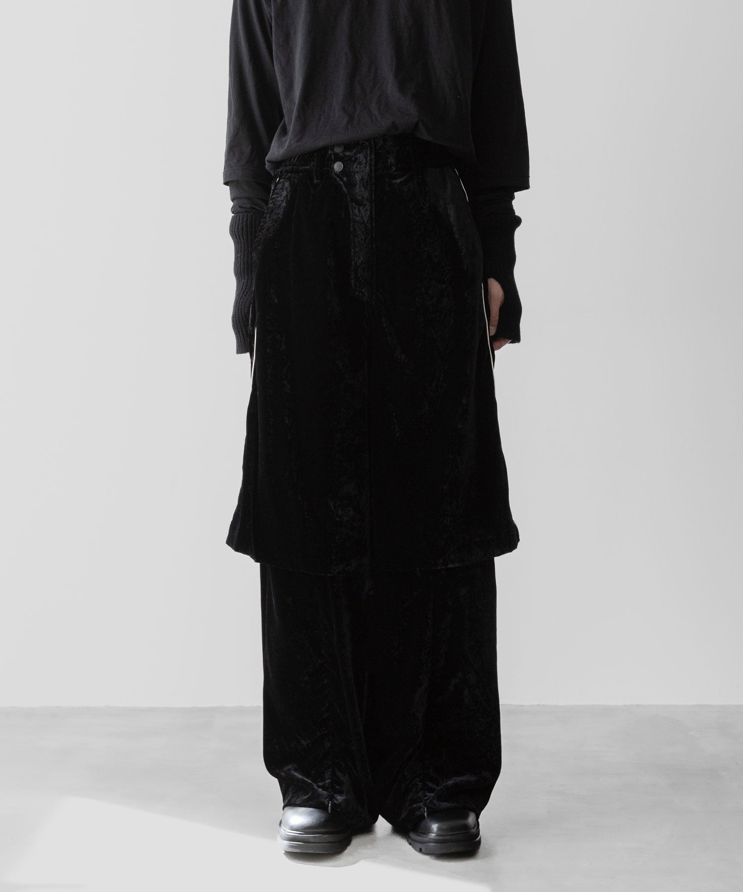 【SUBLATIONS】VELVET TRANSFORM EASY TRACK PANTS - BLACK