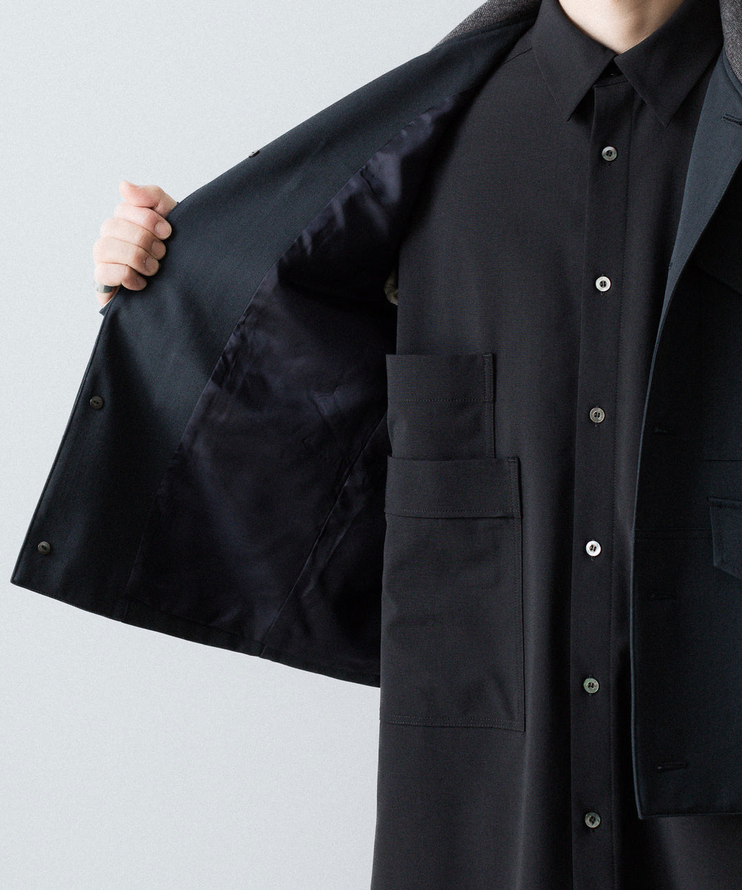 UJOH - ウジョーのRIB COLLAR 4 POCKETS BLOUSONのGRAYISH NAVY公式通販サイトsession福岡セレクトショップ