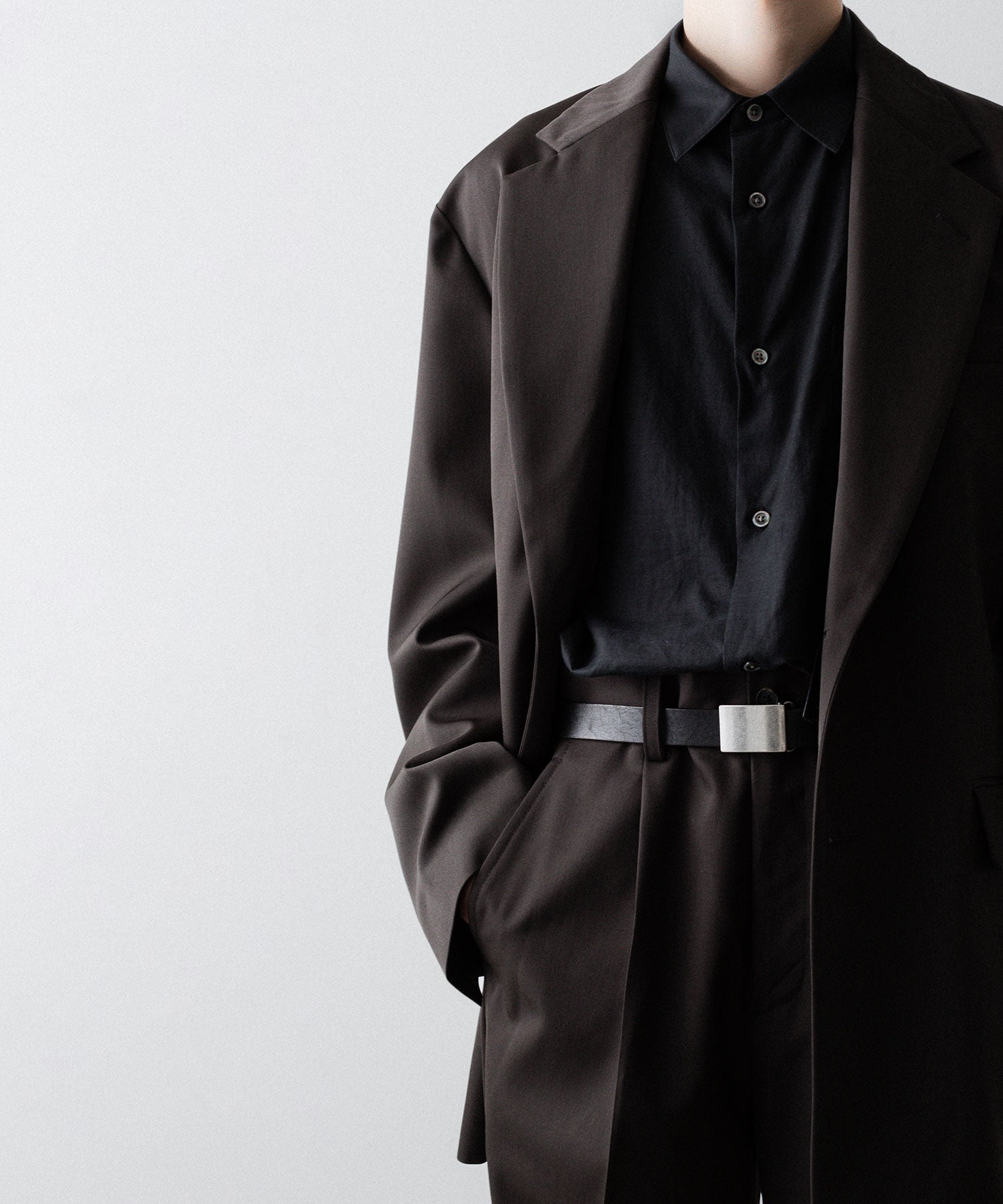 ssstein / シュタイン】FLARE TROUSERS - GREY KHAKI | 公式通販サイト