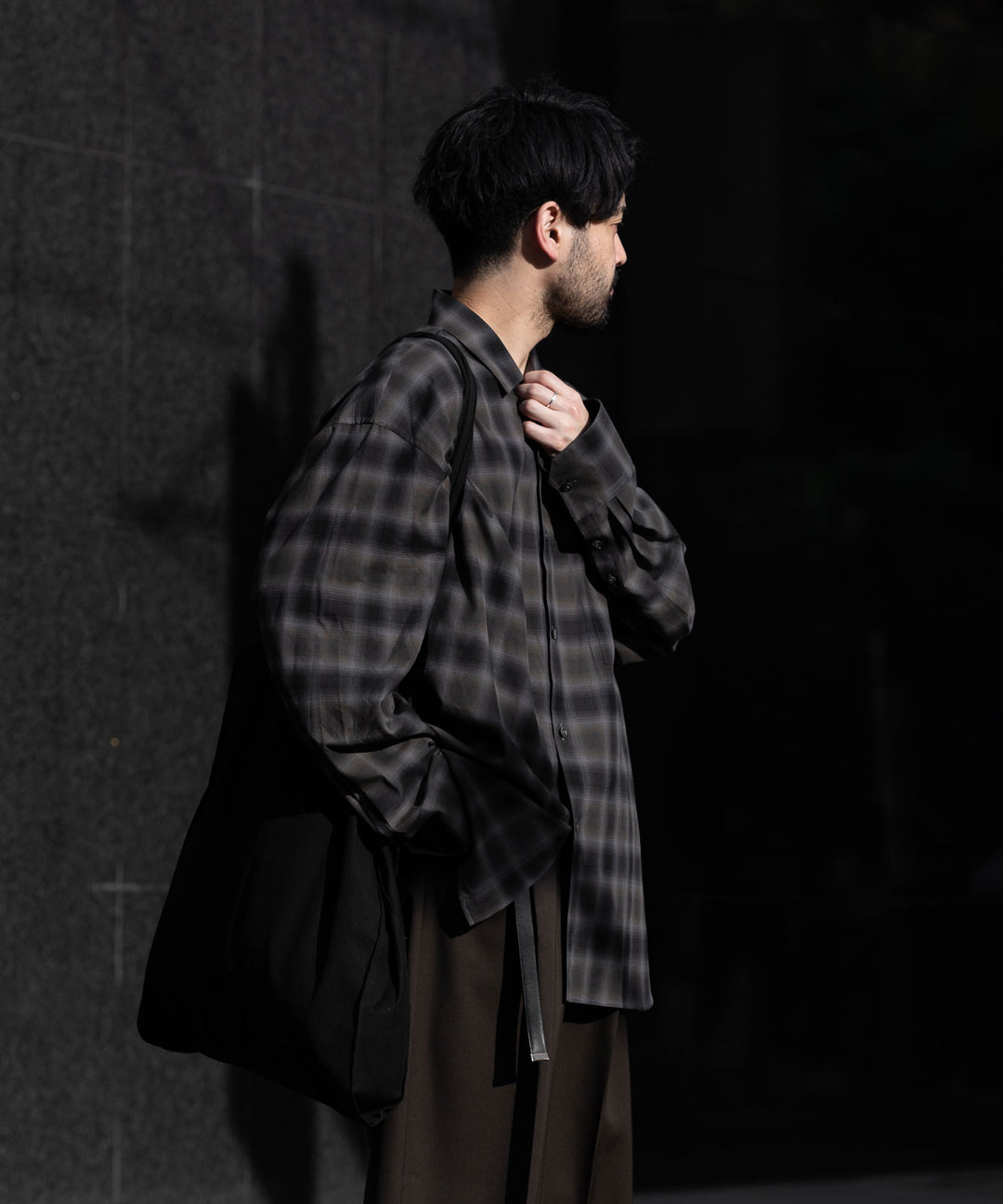 stein(シュタイン)の23AWコレクションOVERSIZED DOWN PAT SHIRTのKHAKI OMBRE