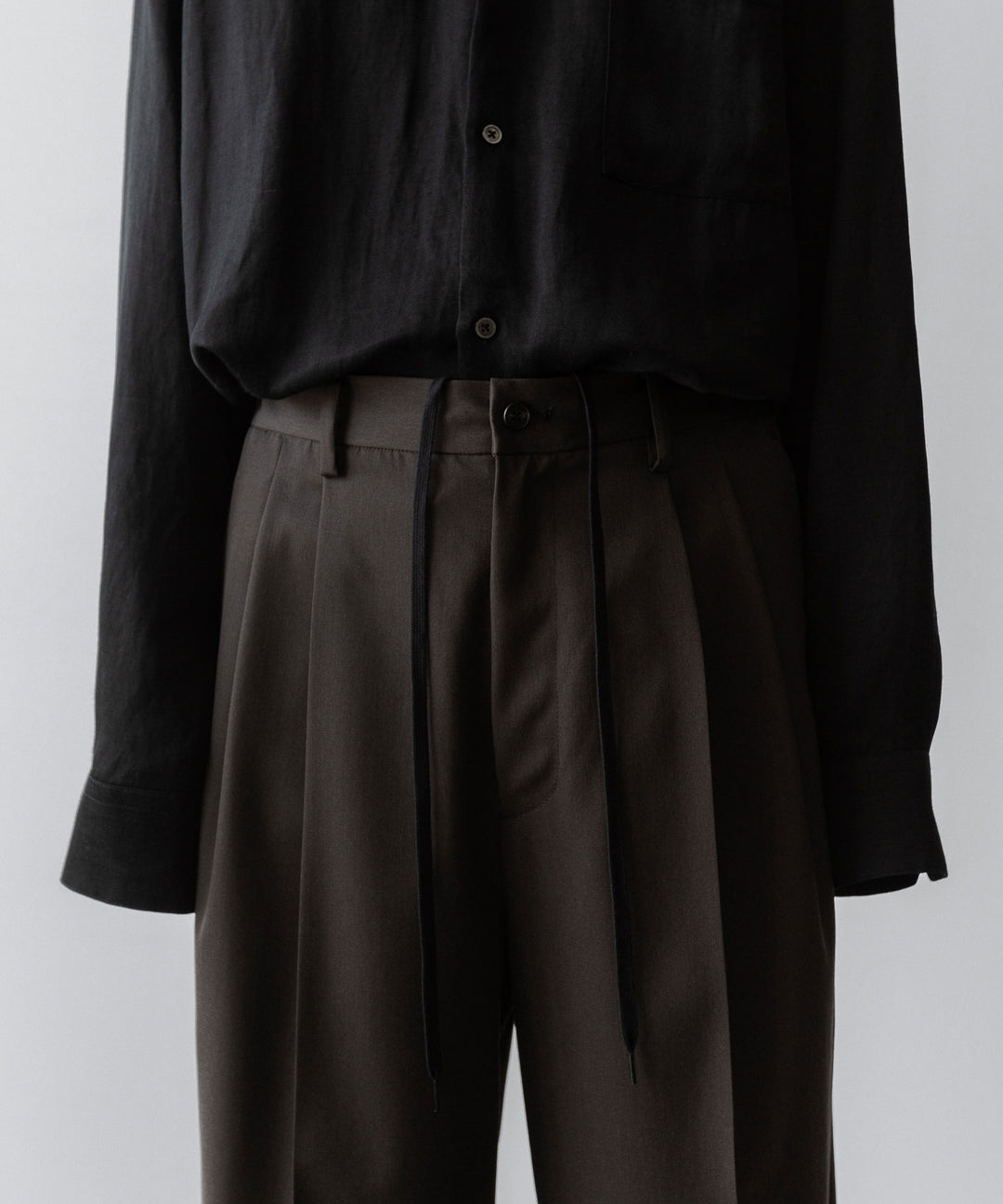 ssstein(シュタイン)のTWO TUCK EASY TROUSERS - GREY KHAKIの公式通販サイトsession福岡セレクトショップ