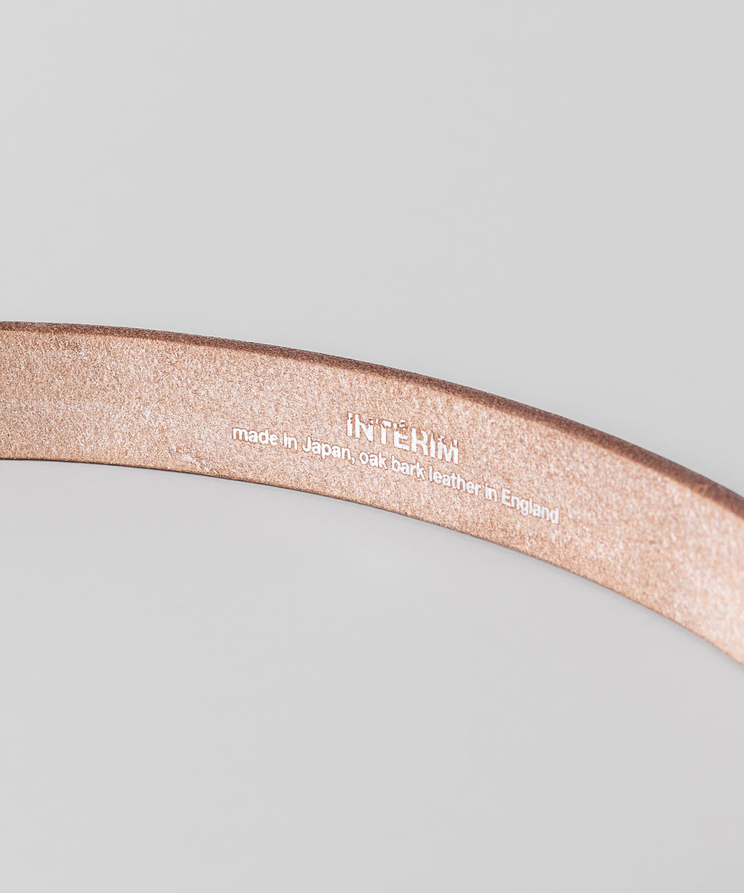【INTÉRIM】25mm OAK BARK LEATHER BELT - BLACK