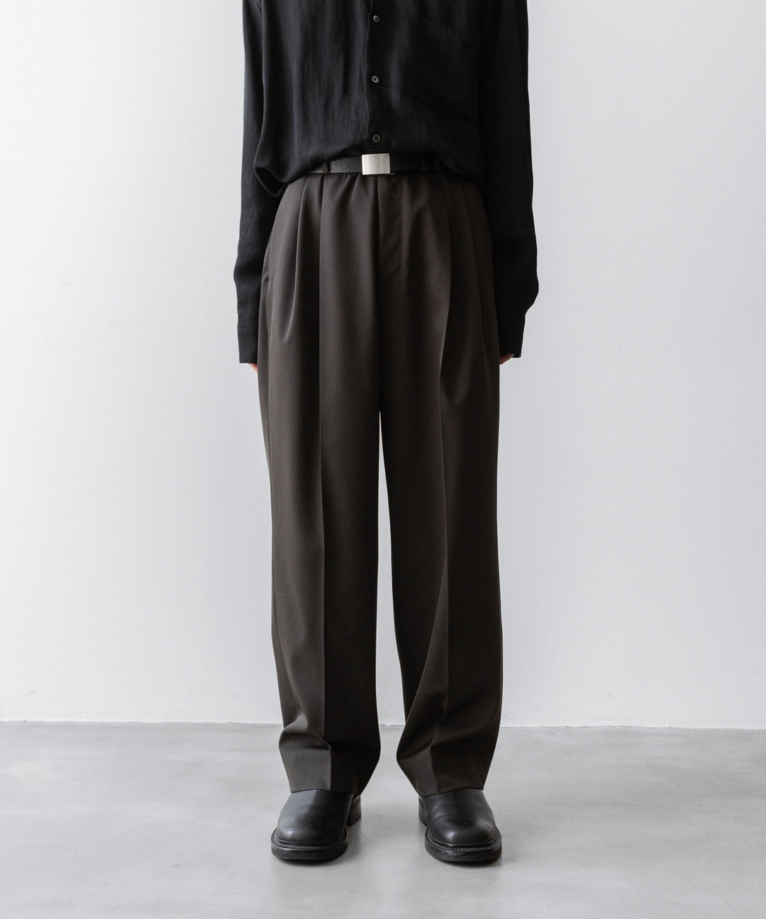 ssstein(シュタイン)のTWO TUCK EASY TROUSERS - GREY KHAKIの公式通販サイトsession福岡セレクトショップ