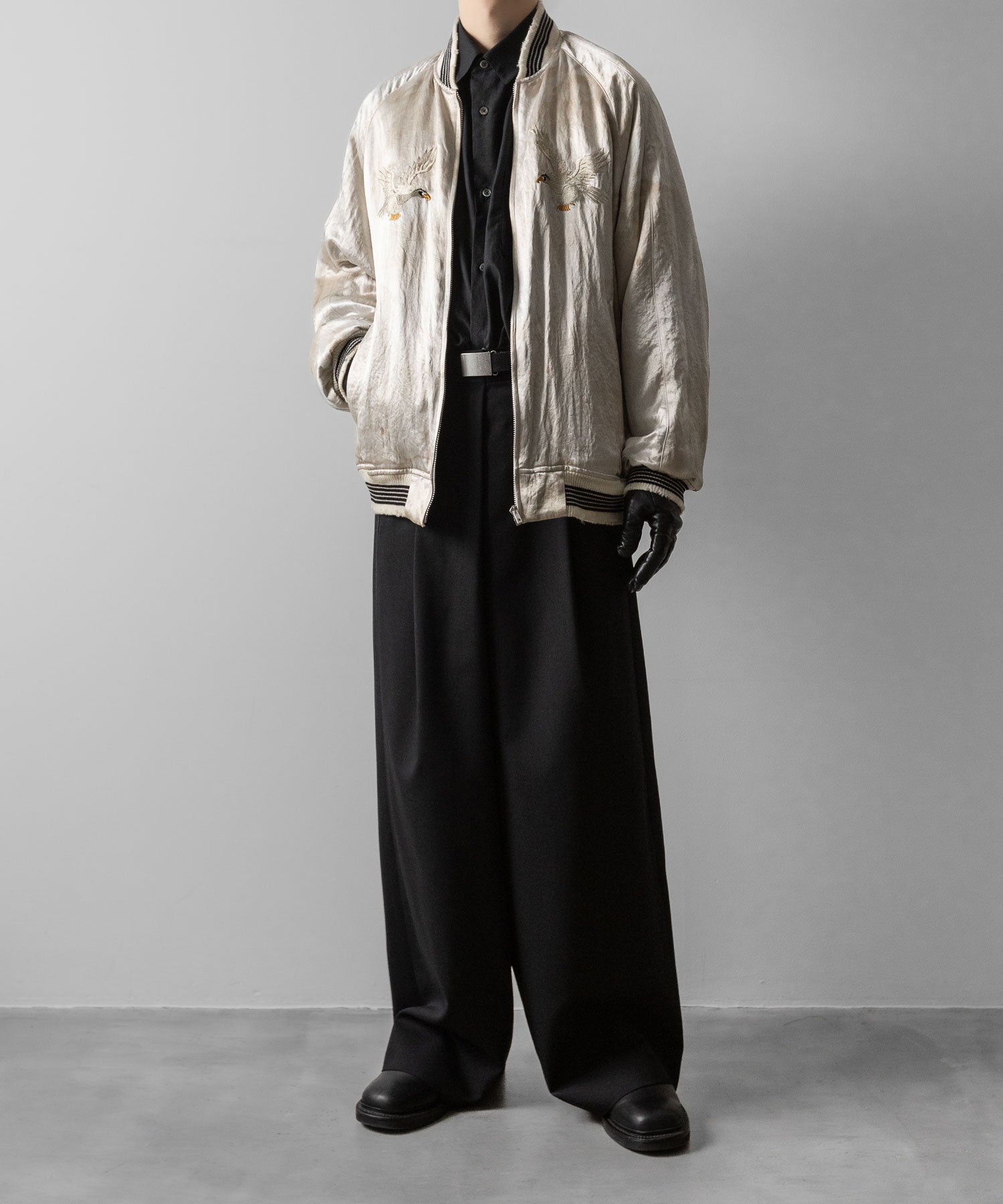 ssstein(シュタイン)×KEITAMARUYAMAのVINTAGE SATIN / VELVET REVERSIBLE ZIP JACKET - GREIGE×BLACKの公式通販サイトsession福岡セレクトショップ