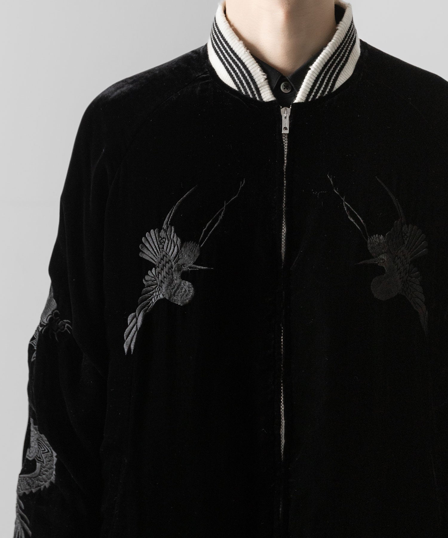 ssstein(シュタイン)×KEITAMARUYAMAのVINTAGE SATIN / VELVET REVERSIBLE ZIP JACKET - GREIGE×BLACKの公式通販サイトsession福岡セレクトショップ