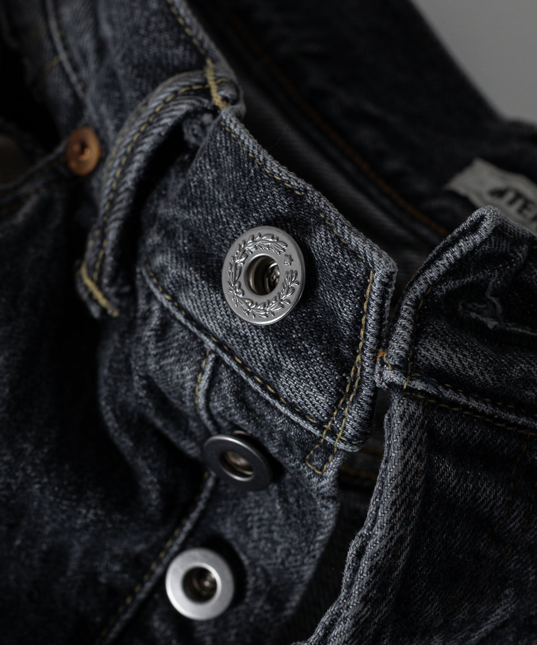 【INTÉRIM】インテリムの大戦モデルジーンズ VINTAGE WWII 1943 HEAVY KIBATA SHUTTLE DENIM JEANS - U.BLACK 公式通販サイトsession福岡セレクトショップ