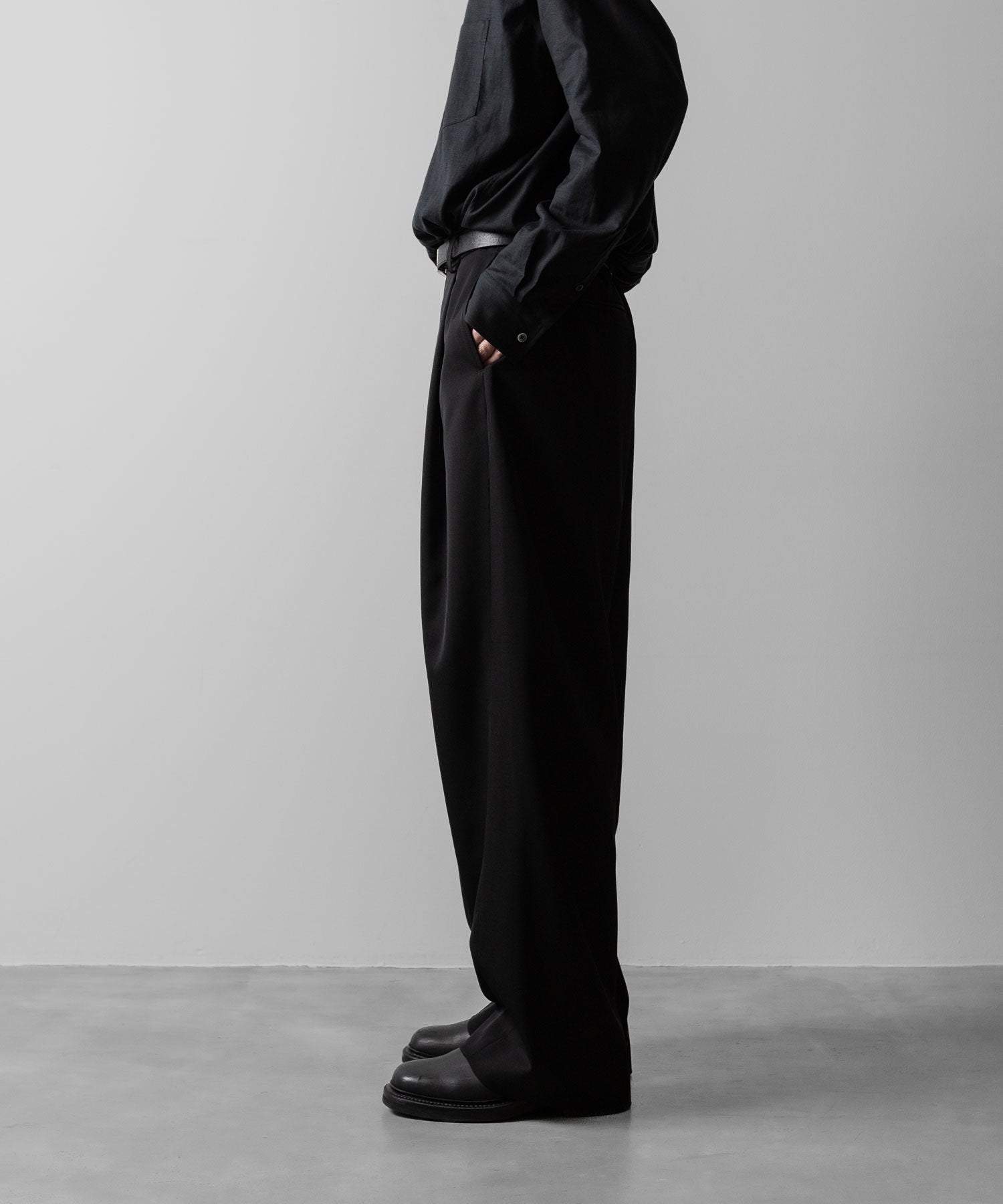 ssstein(シュタイン)のTWIST SEAM WIDE EASY TROUSERS - BLACKの公式通販サイトsession福岡セレクトショップ