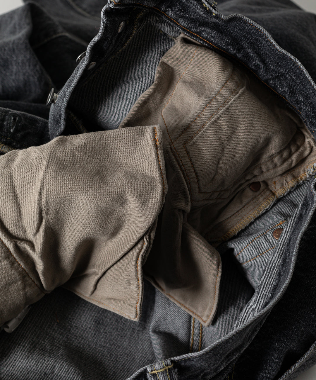 【INTÉRIM】インテリムの大戦モデルジーンズ VINTAGE WWII 1943 HEAVY KIBATA SHUTTLE DENIM JEANS - U.BLACK 公式通販サイトsession福岡セレクトショップ