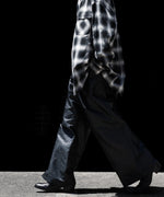 画像をギャラリービューアに読み込む, ANTHEM A-アンセムエーのLEATHER LIKE 2TUCK WIDE PANTSのBLACK公式通販サイトsession福岡セレクトショップ
