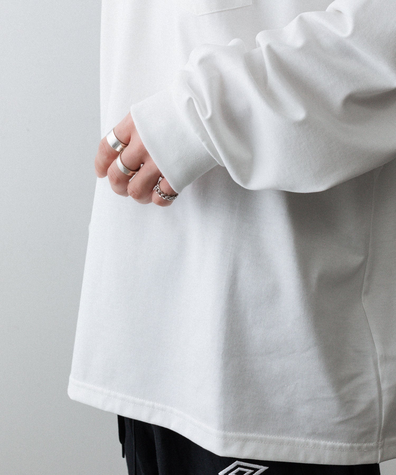 ssstein / シュタイン】OVERSIZED LONG SLEEVE POCKET TEE - WHITE