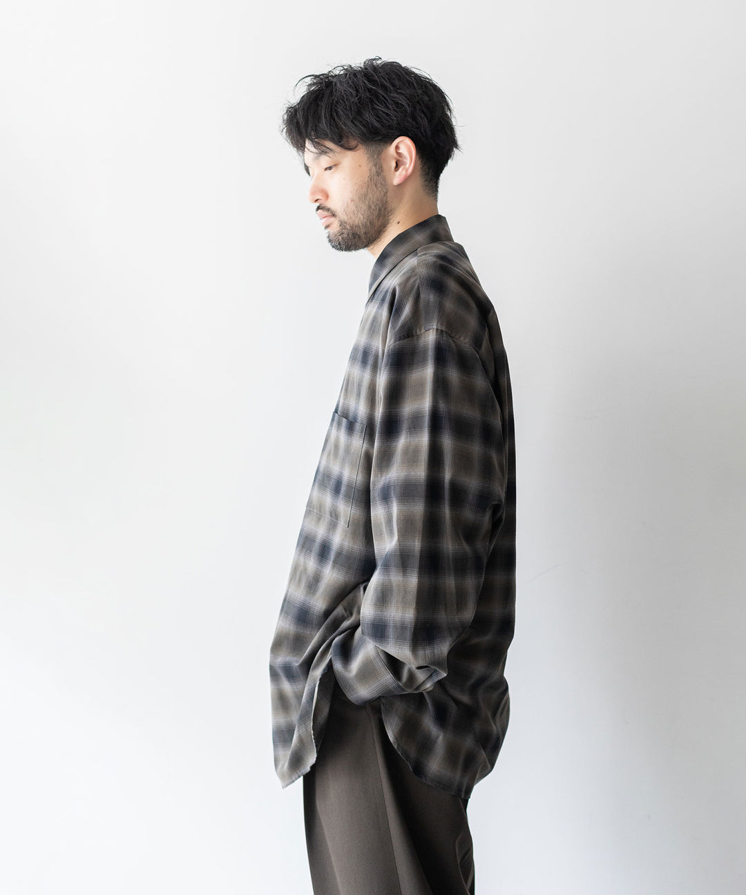 stein(シュタイン)の23AWコレクションOVERSIZED DOWN PAT SHIRTのKHAKI OMBRE