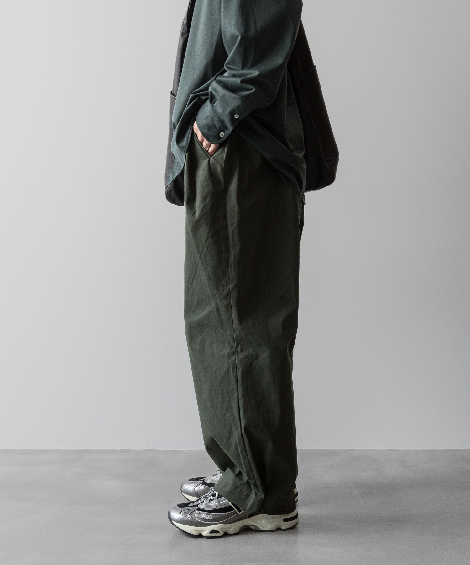 ANTHEM Aアンセムエー のCOTTON TWILL NO-BRAINER PANTS - OLIVEの公式通販サイトsession福岡セレクトショップ