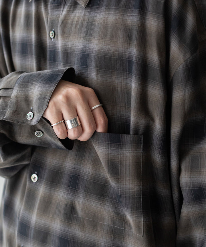 stein(シュタイン)の23AWコレクションOVERSIZED DOWN PAT SHIRTのKHAKI OMBRE