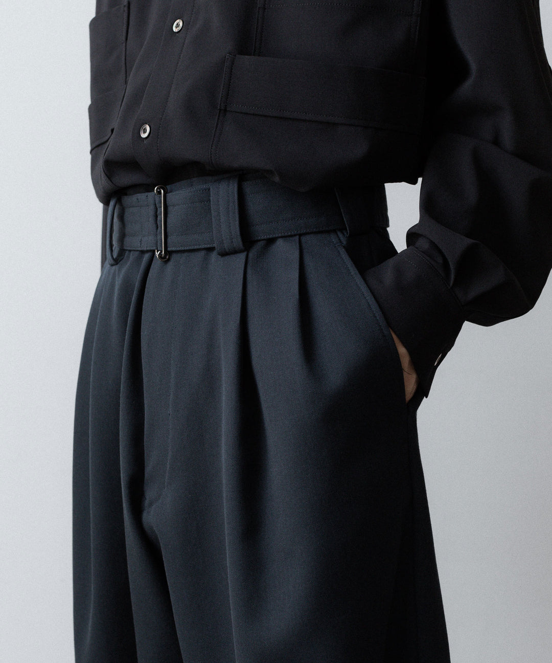 UJOH - ウジョーのTAB BELT PNTのGRAYISH NAVY公式通販サイトsession福岡セレクトショップ