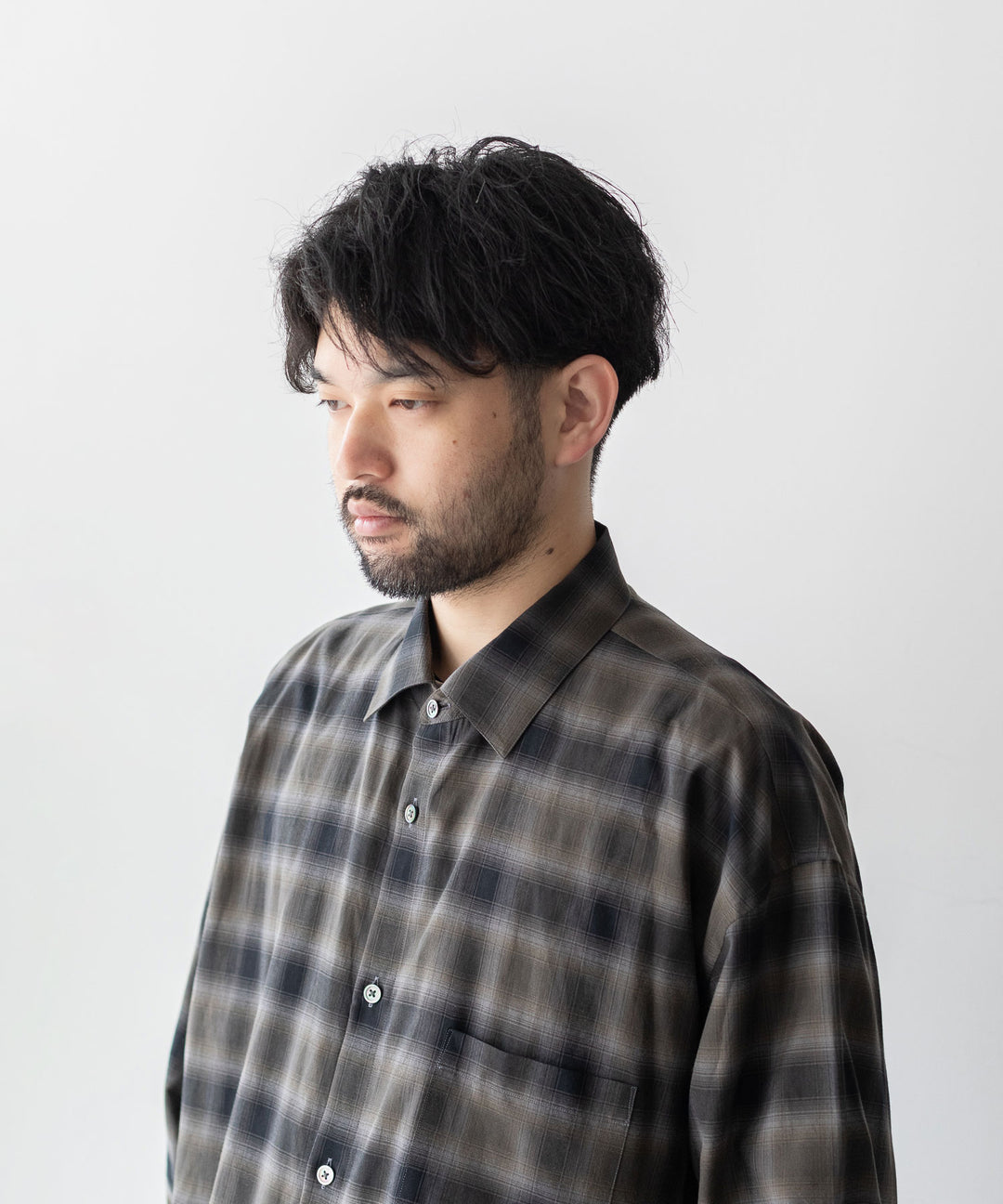 stein(シュタイン)の23AWコレクションOVERSIZED DOWN PAT SHIRTのKHAKI OMBRE