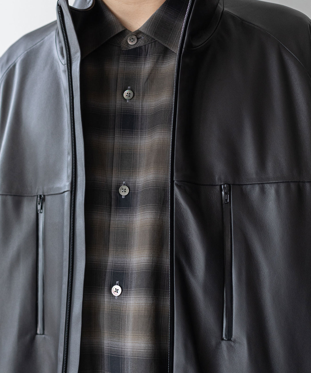 stein(シュタイン)の23AWコレクションOVERSIZED DOWN PAT SHIRTのKHAKI OMBRE