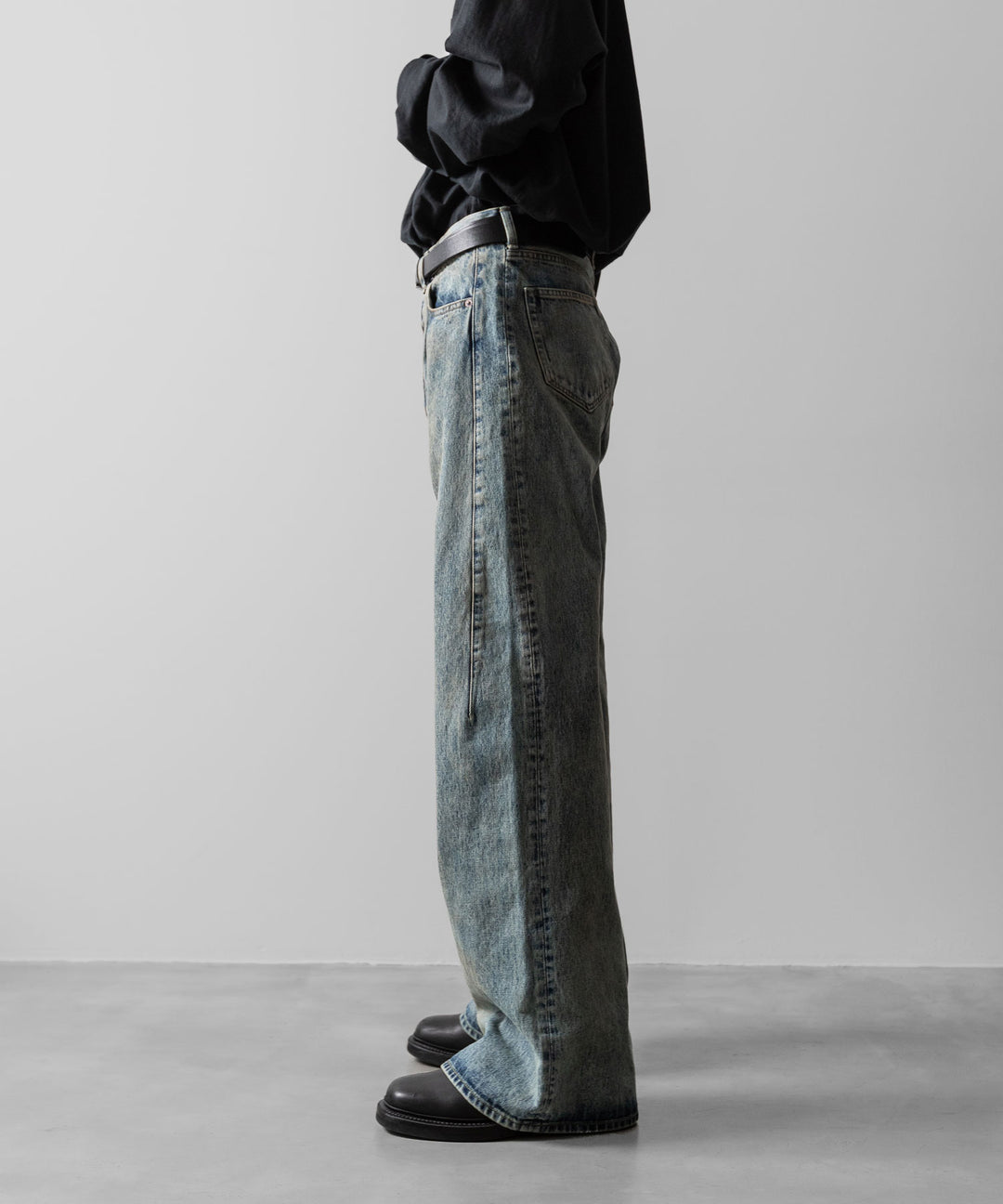 ssstein(シュタイン)のDEFORMED FLARE VINTAGE DENIM JEANS - INDIGOの公式通販サイトsession福岡セレクトショップ
