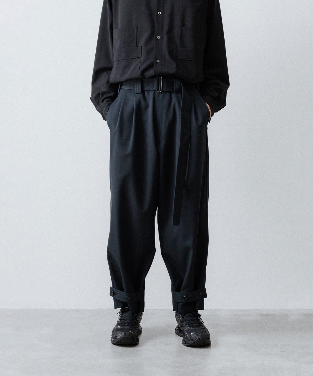 UJOH - ウジョーのTAB BELT PNTのGRAYISH NAVY公式通販サイトsession福岡セレクトショップ