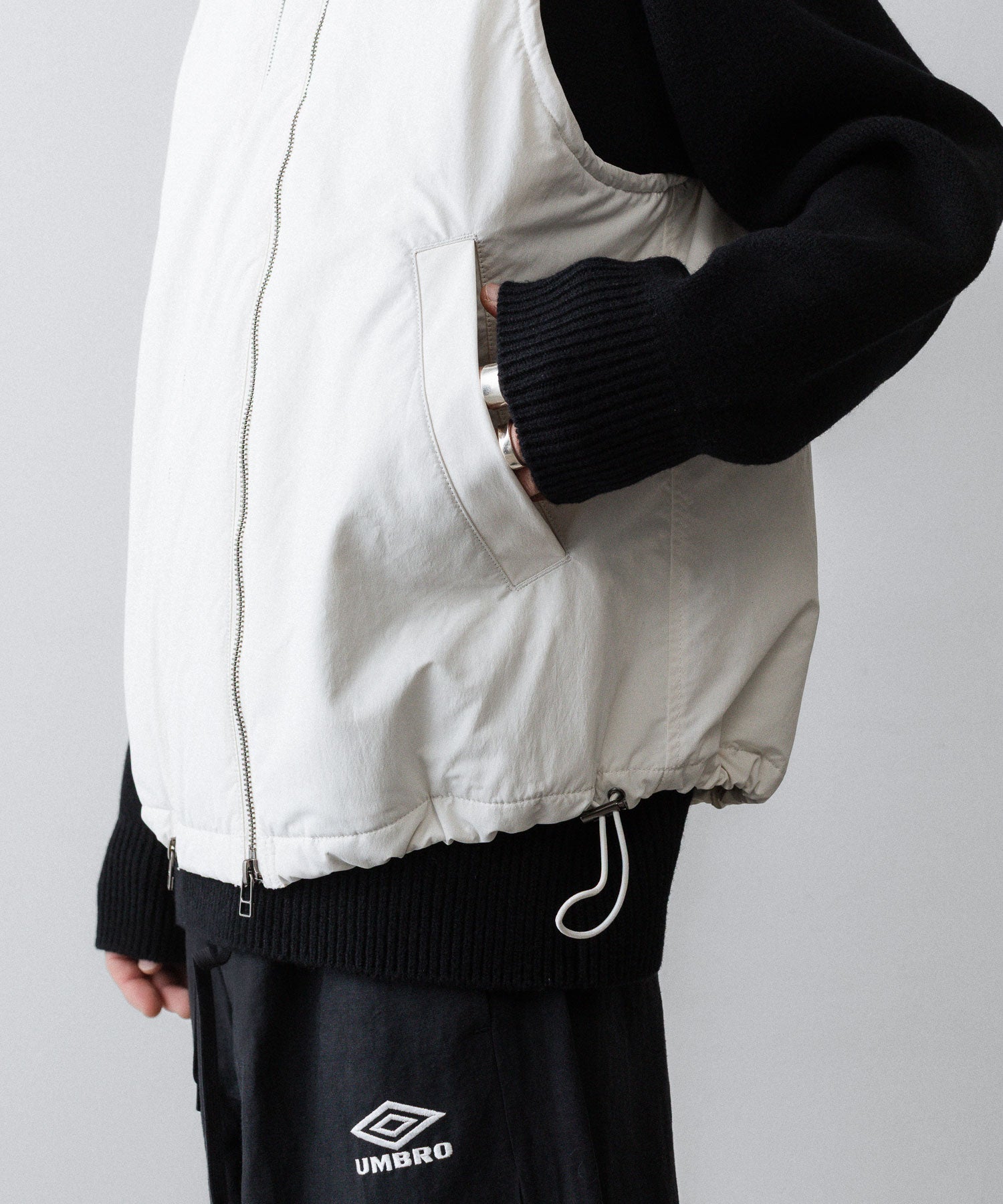 UJOH ウジョーのW ZIP VESTのIVORY公式通販サイトsession福岡セレクトショップ