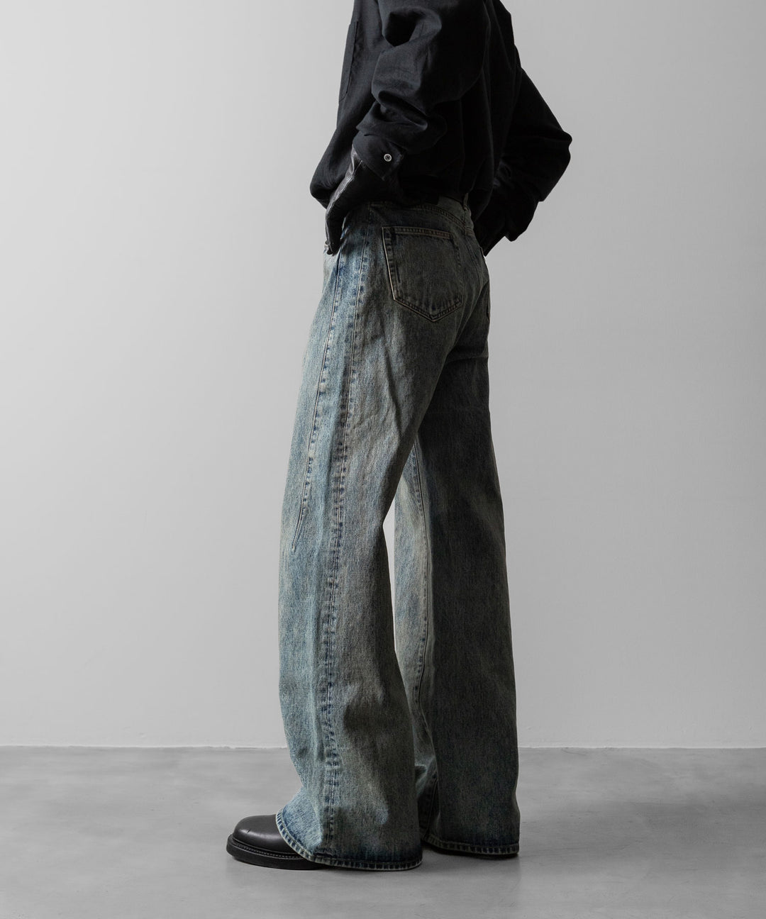 ssstein(シュタイン)のDEFORMED FLARE VINTAGE DENIM JEANS - INDIGOの公式通販サイトsession福岡セレクトショップ

