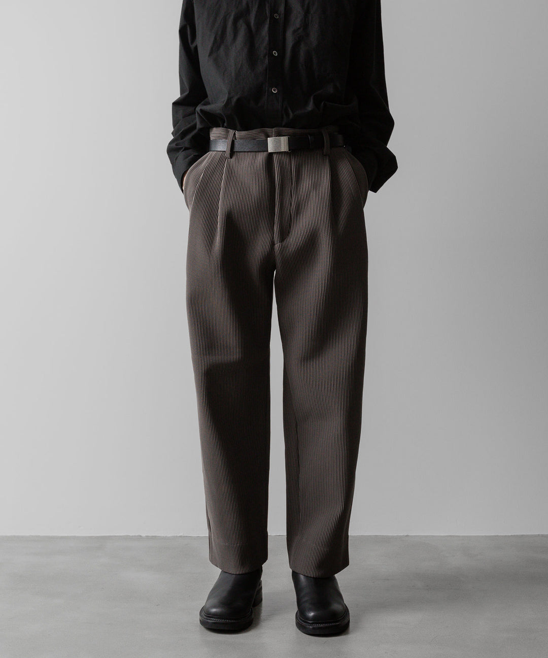 【ssstein】GRADATION PLEATS TWO TUCK TROUSERS - D.GREIGE シュタイン 23SS sessionセッション 福岡セレクトショップ 公式通販サイト