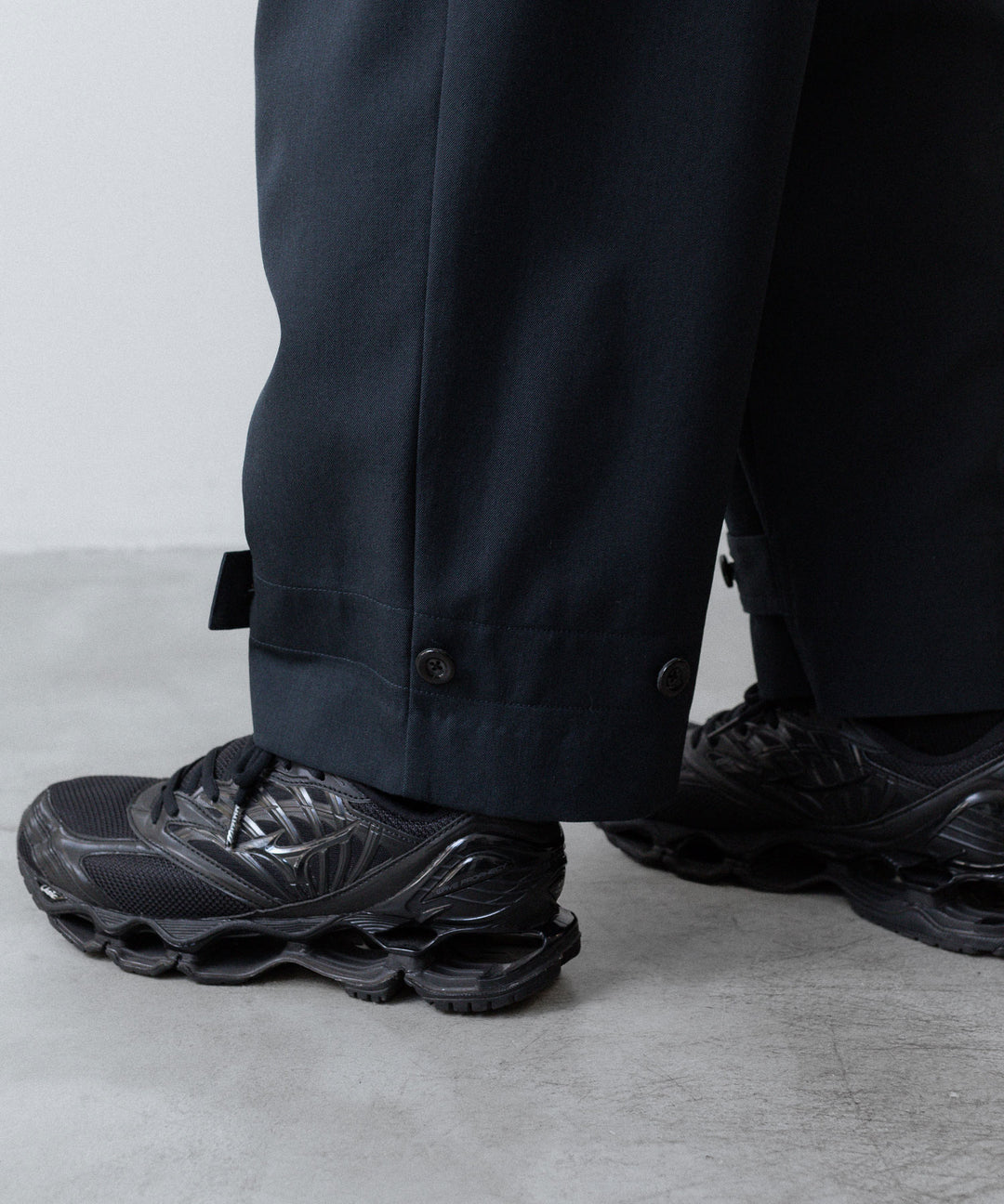 UJOH - ウジョーのTAB BELT PNTのGRAYISH NAVY公式通販サイトsession福岡セレクトショップ