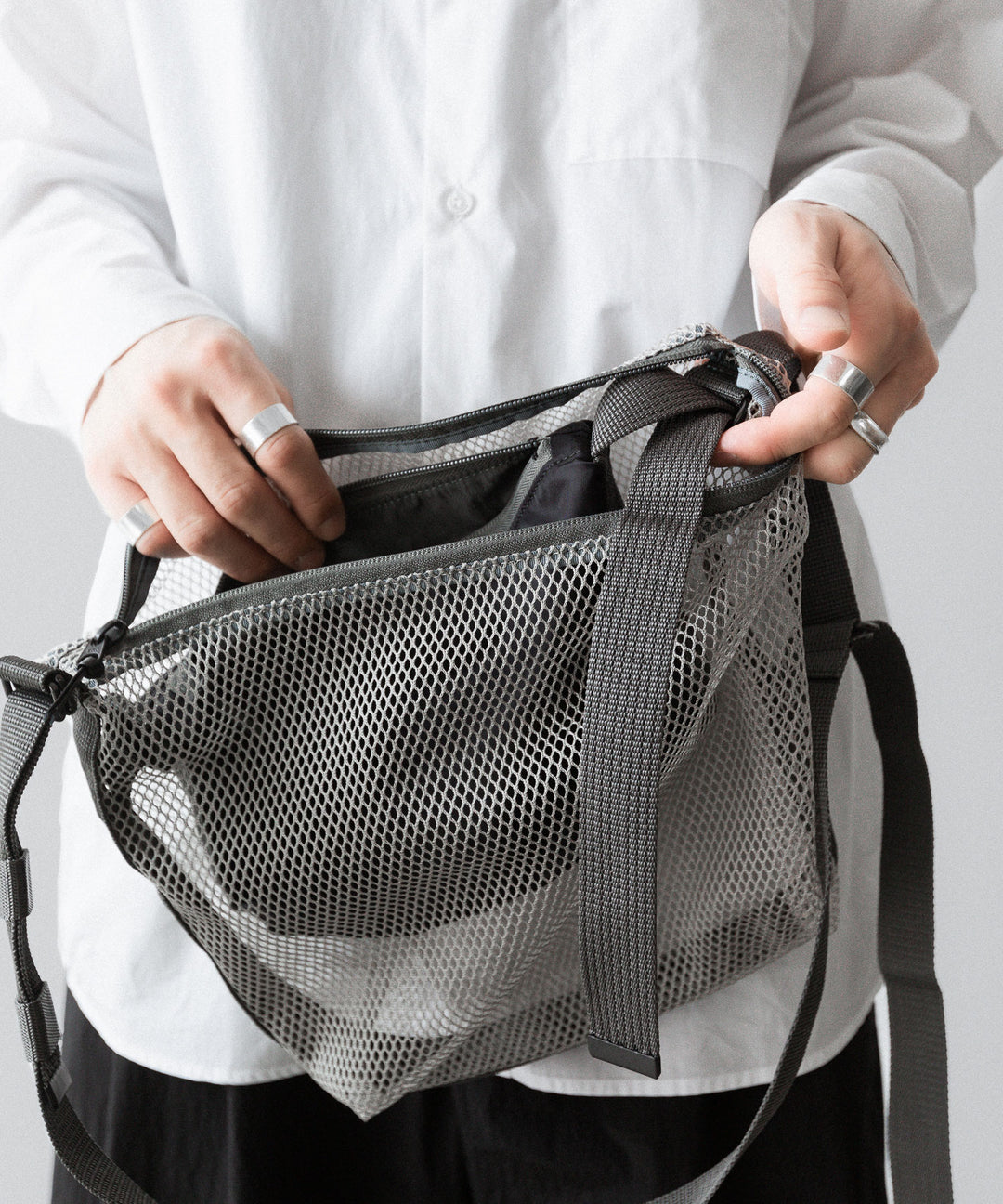 【KaILI】カイリのIREKO POUCH MESH MのGRAYの公式通販サイトsession福岡セレクトショップ