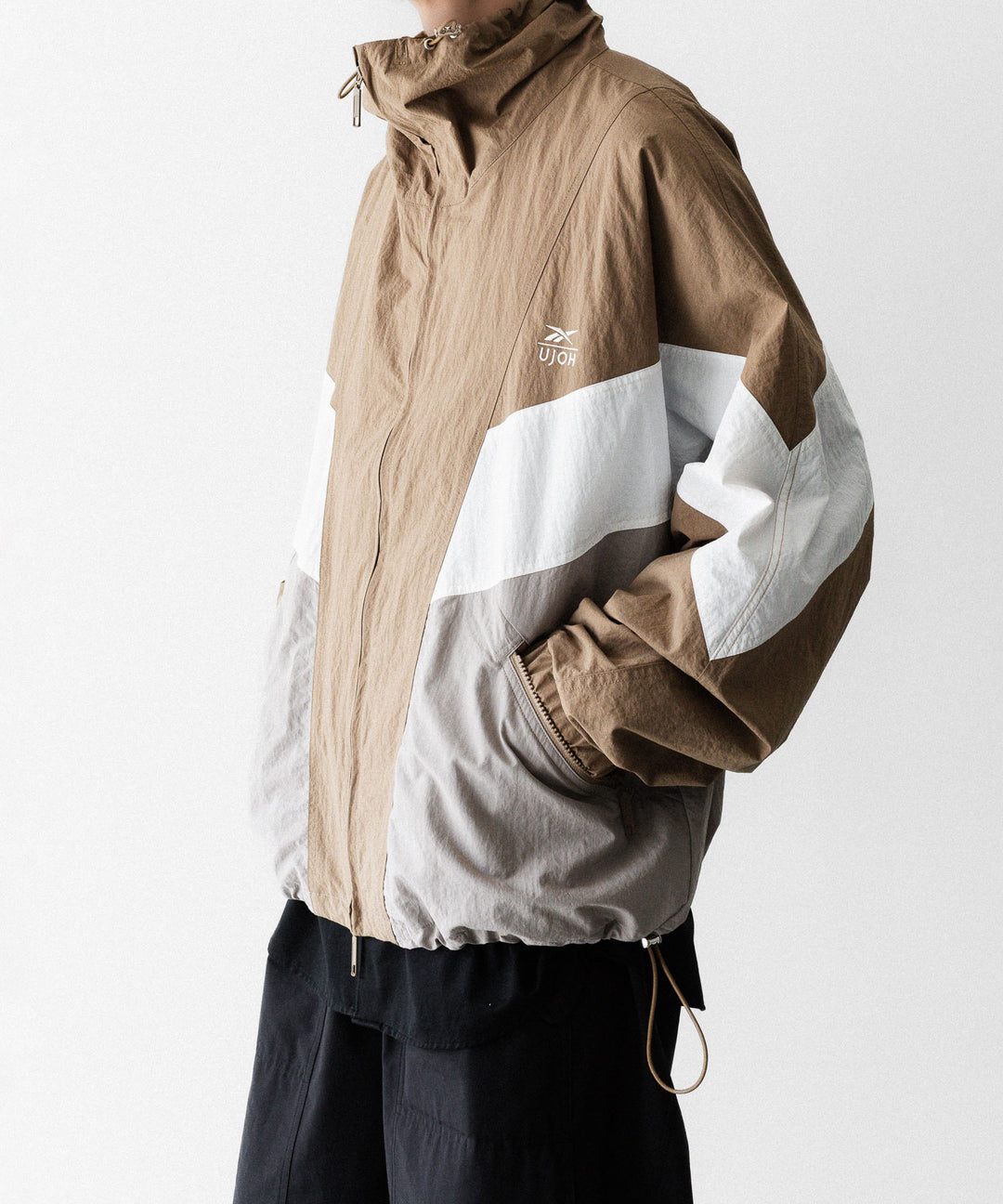 UJOH(ウジョー)×Reebok(リーボック)のZIP STAND COLLAR BLOUSON - BEIGEの公式通販サイトsession福岡セレクトショップ