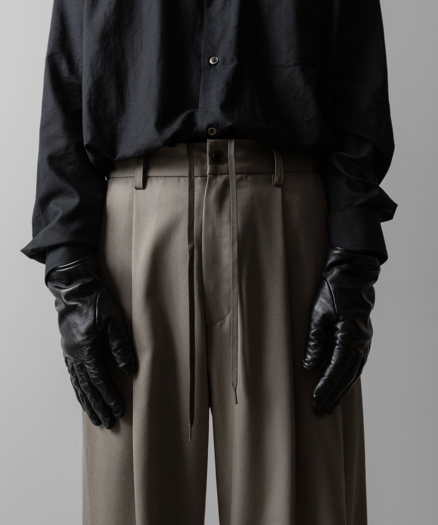 ssstein(シュタイン)のTWIST SEAM WIDE EASY TROUSERS - TAUPE BEIGEの公式通販サイトsession福岡セレクトショップ
