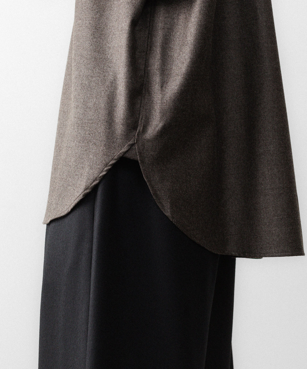 ssstein(シュタイン)のEXTRA FINE WOOL OVERSIZED REGULAR COLLAR SHIRT - CHARCOAL BROWNの公式通販サイトsession福岡セレクトショップ