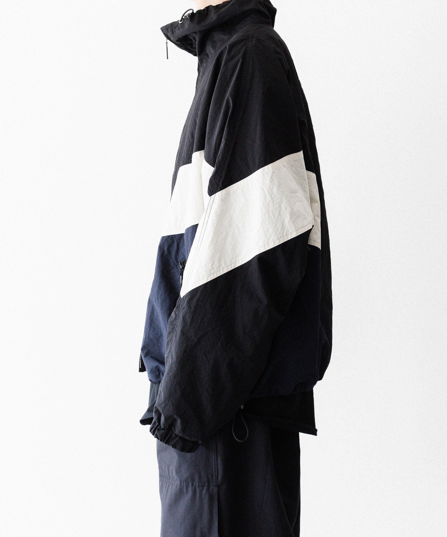 UJOH×Reebok】ZIP STAND COLLAR BLOUSON - BLACK | 公式通販サイト